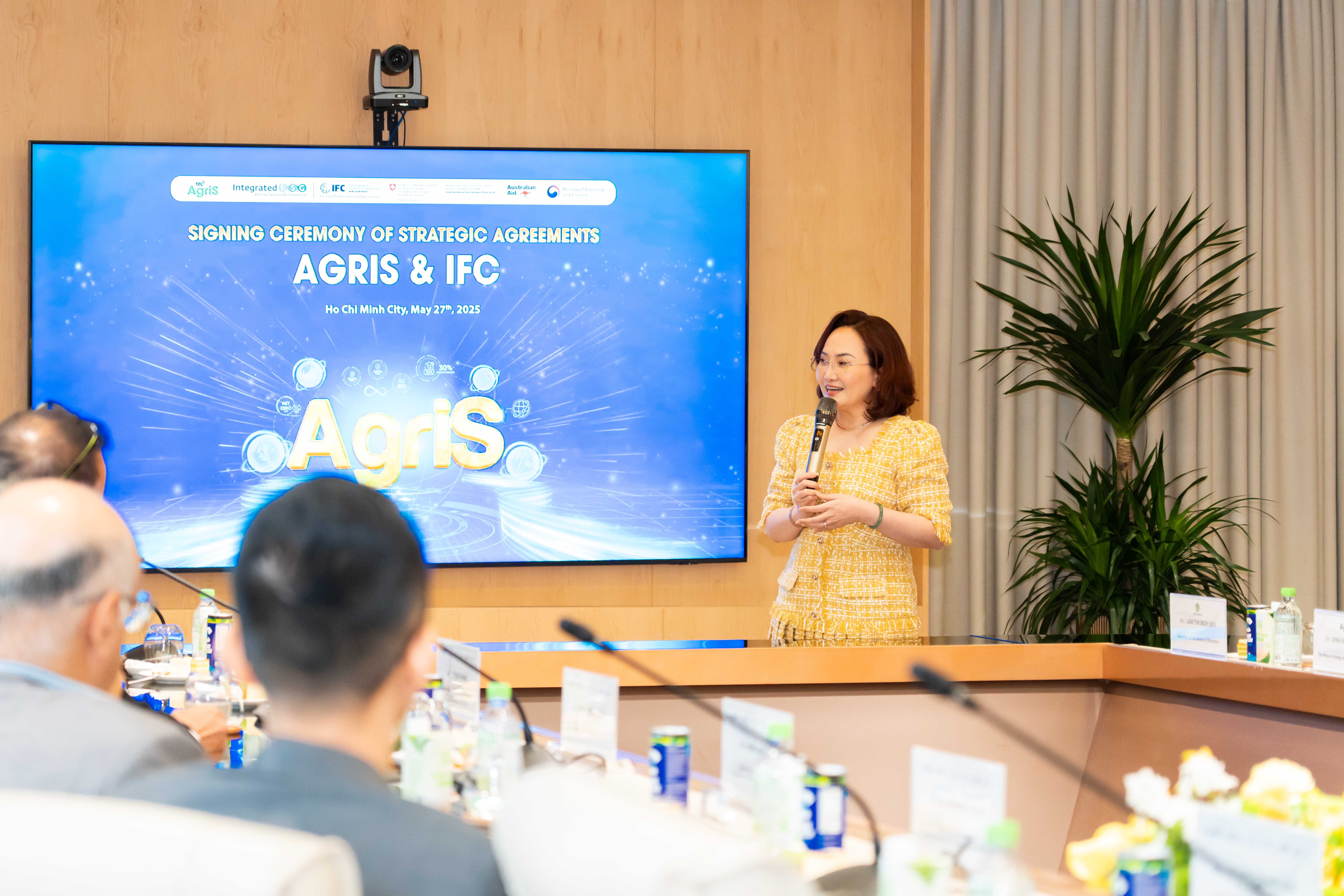 AgriS - AgriS hợp tác với IFC: Tối ưu hóa hệ thống Quản trị môi trường ...